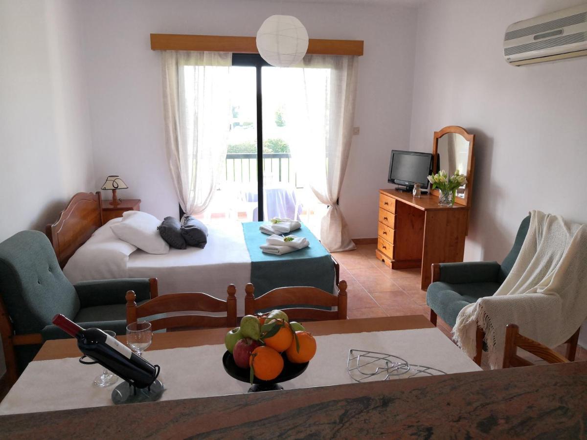 Seashell Apartments Pafos Dış mekan fotoğraf